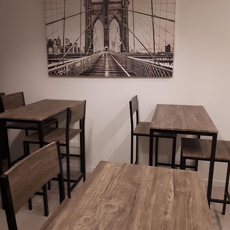 Soleluna Fiera 6 Rooms Bologna Luaran gambar