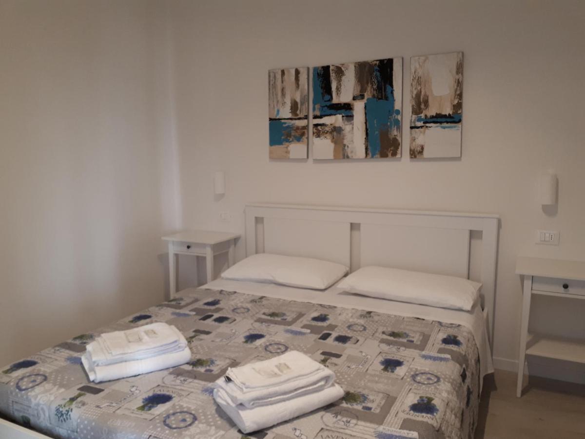 Soleluna Fiera 6 Rooms Bologna Luaran gambar