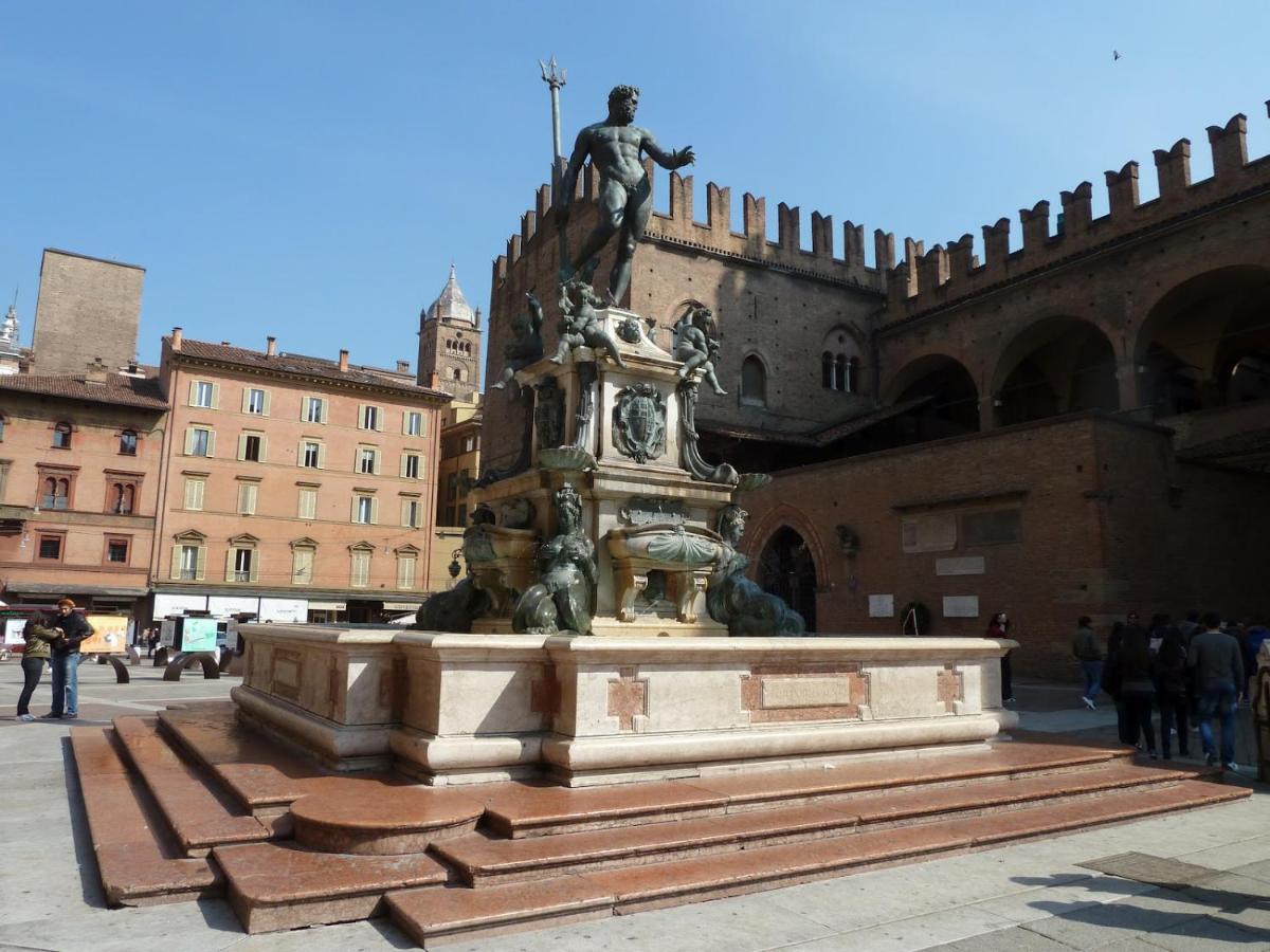 Soleluna Fiera 6 Rooms Bologna Luaran gambar
